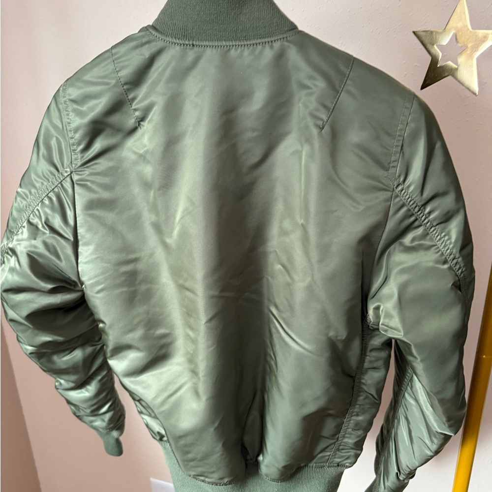 Alpha Industries MA-1 Bomber Jacket Olive Green Flight Jacket Size M NWOT - Picture 11 of 16